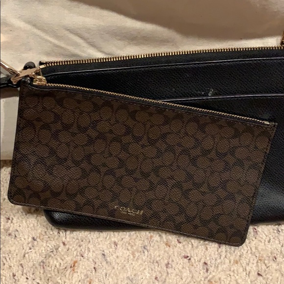 Coach black clutch wristlet - Picture 2 of 4